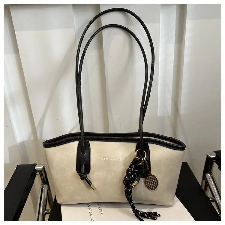 Women's Vintage Textured Shoulder Tote Bag Black - Image 2