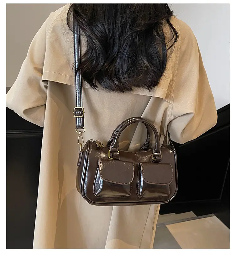 Black Crossbody Bag for Women 2026 Retro Square Design — feature 3