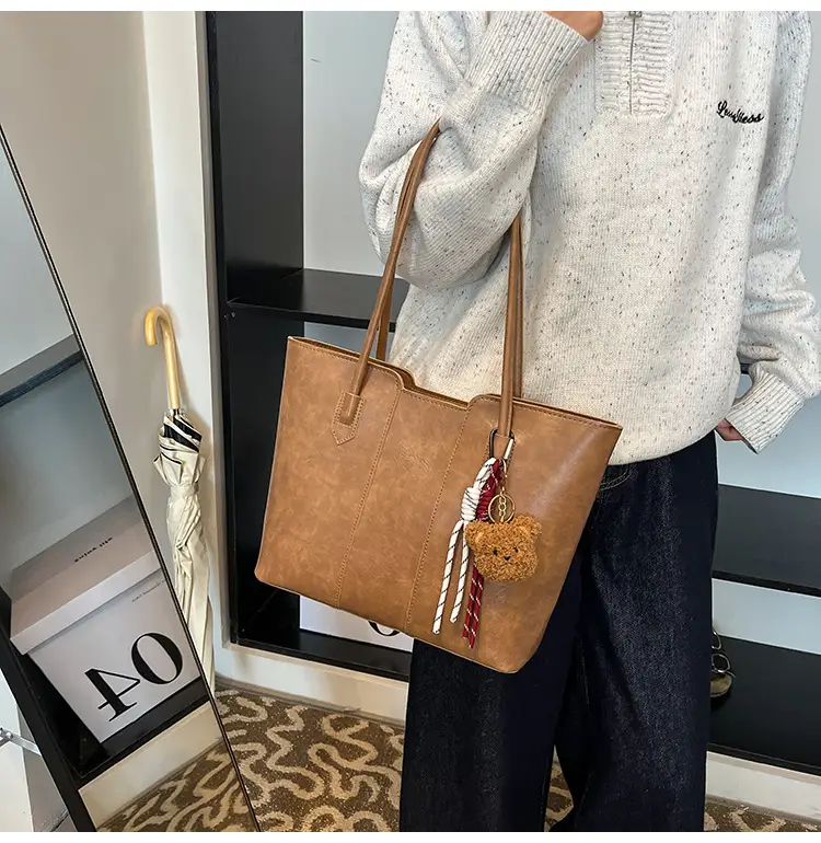 Women's Large Capacity Leather Shoulder Bag Brown — feature 12