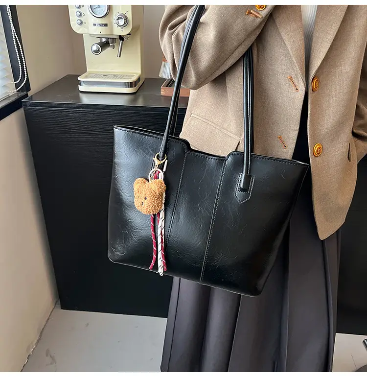 Women's Large Capacity Leather Shoulder Bag Brown — feature 15