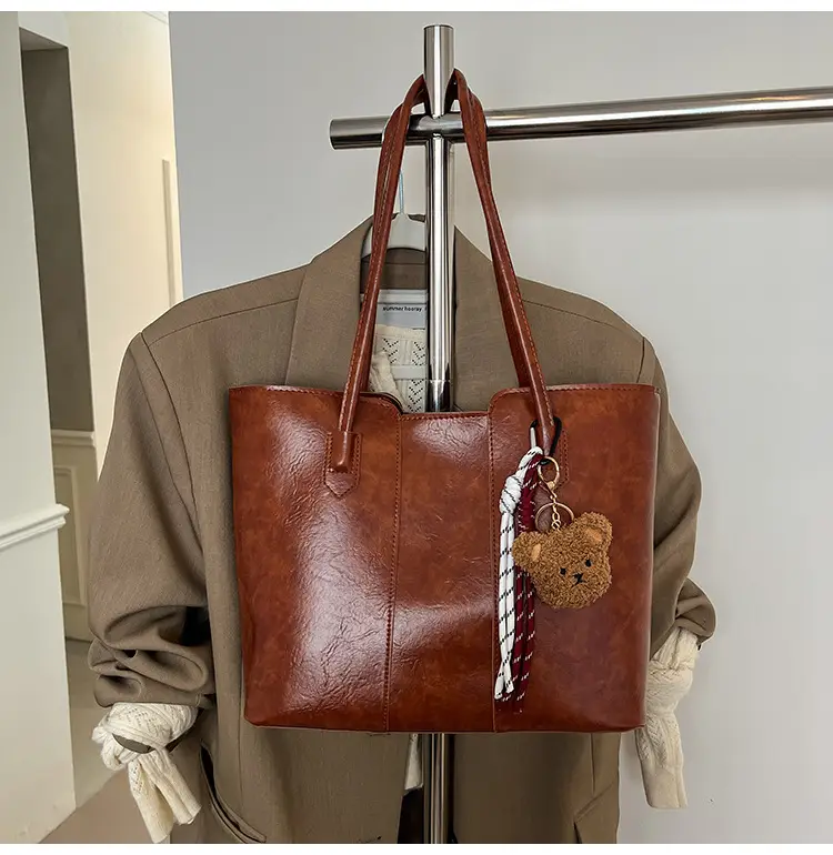 Women's Large Capacity Leather Shoulder Bag Brown — feature 19