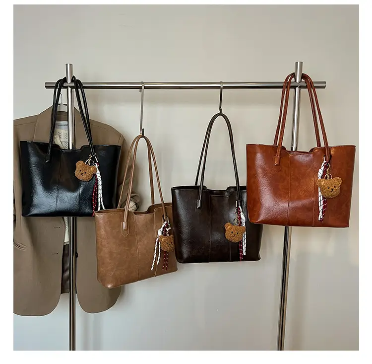 Women's Large Capacity Leather Shoulder Bag Brown — feature 2
