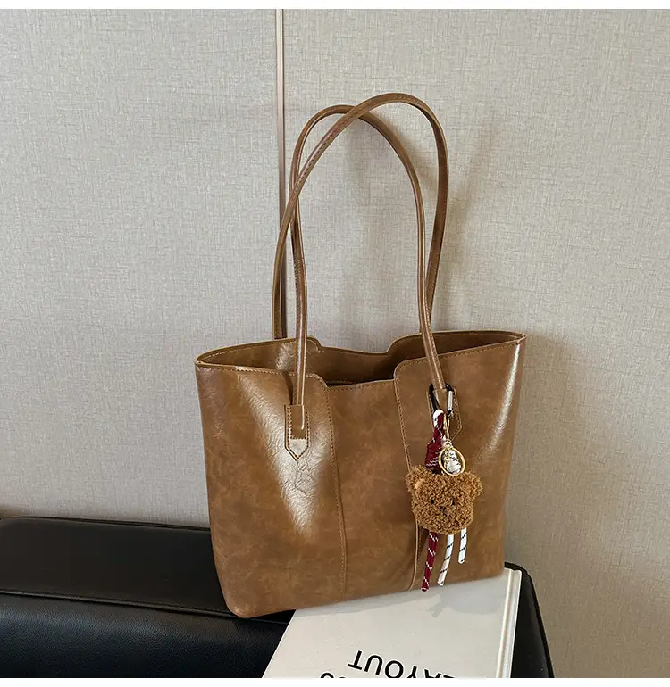 Women's Large Capacity Leather Shoulder Bag Brown — feature 20