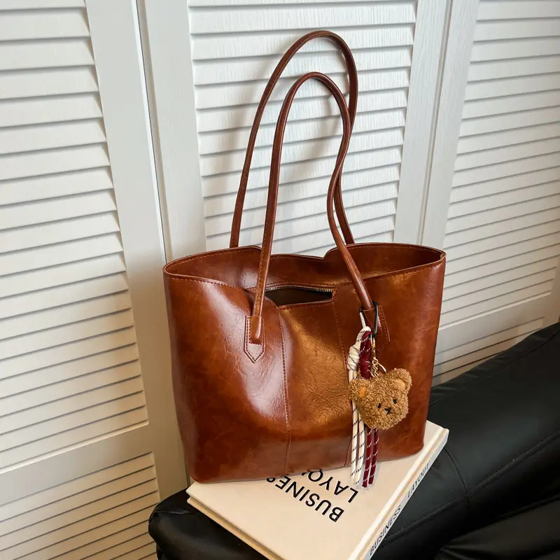 Women's Large Capacity Leather Shoulder Bag Brown - Image 4