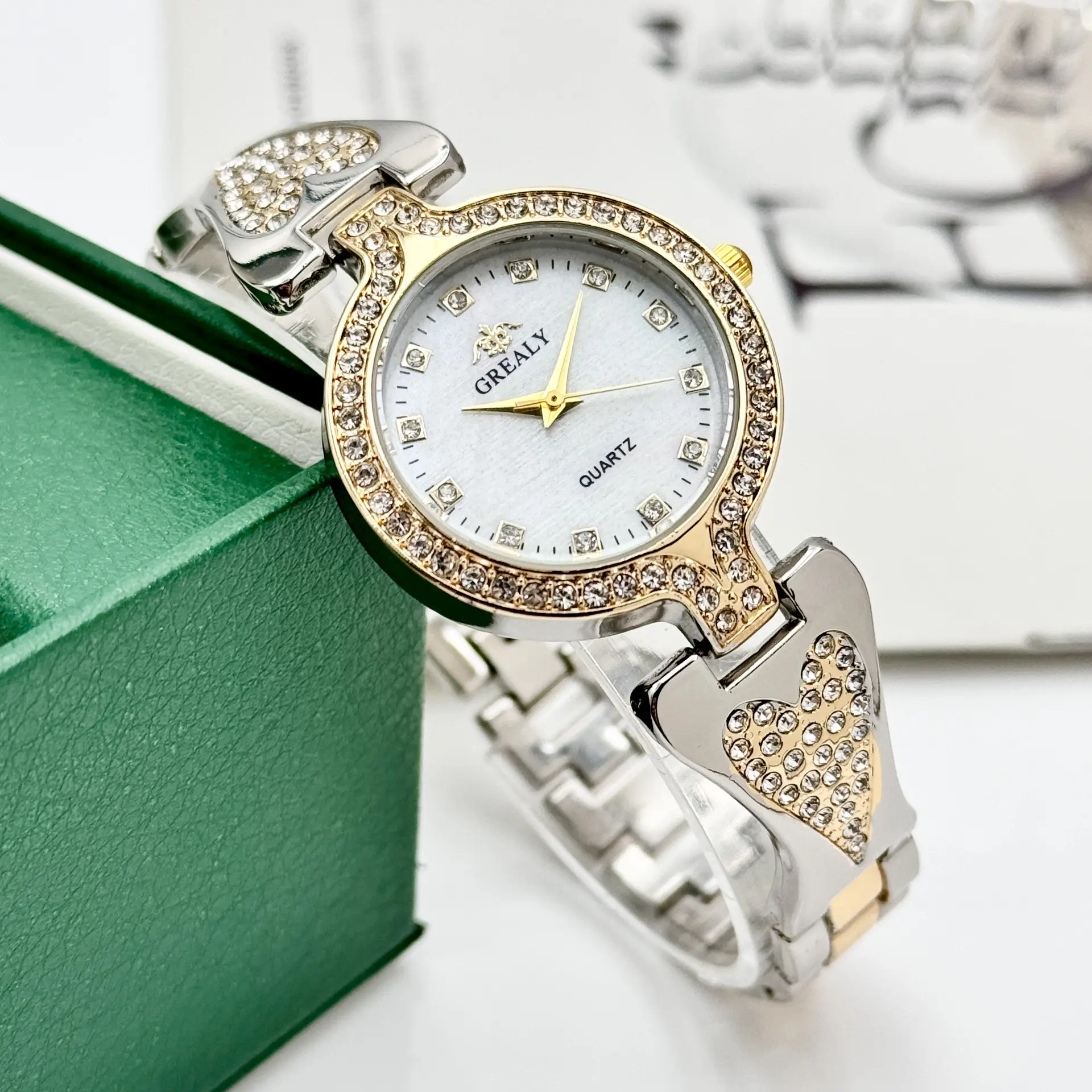 Women's Heart-Shaped Diamond Watch with Pearl Dial - Image 5