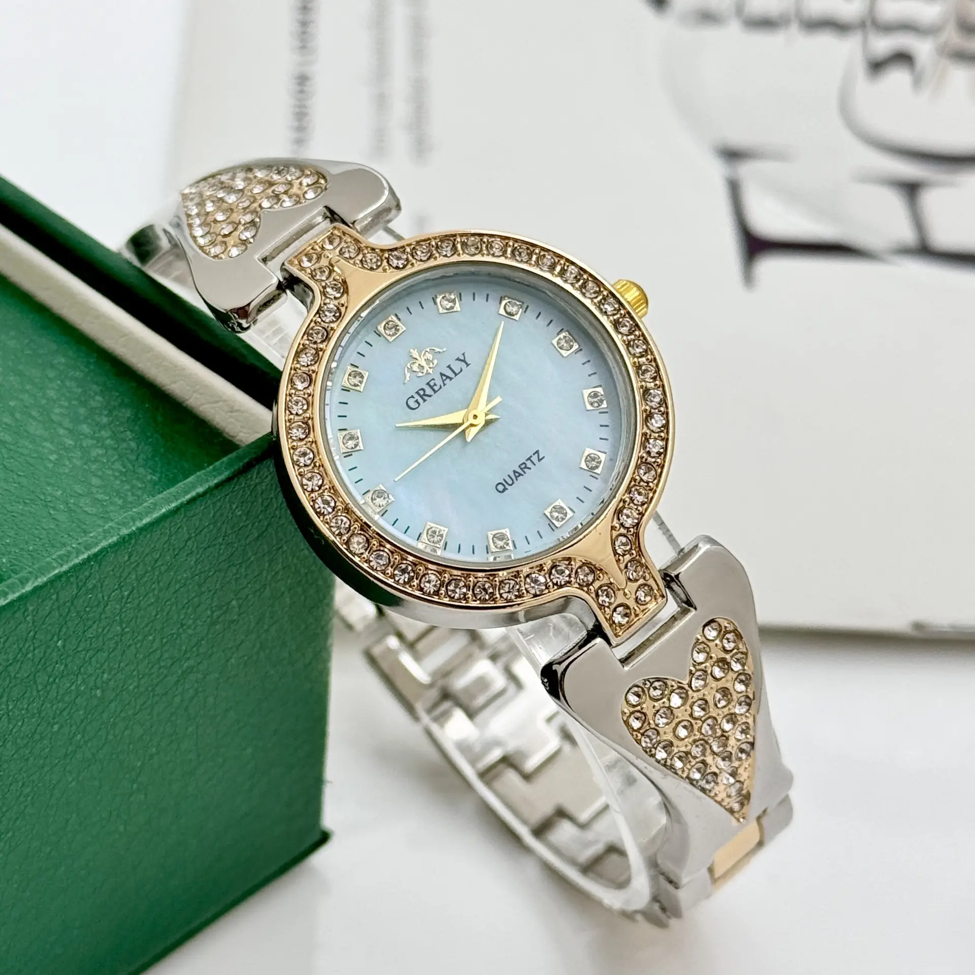 Women's Heart-Shaped Diamond Watch with Pearl Dial - Image 8