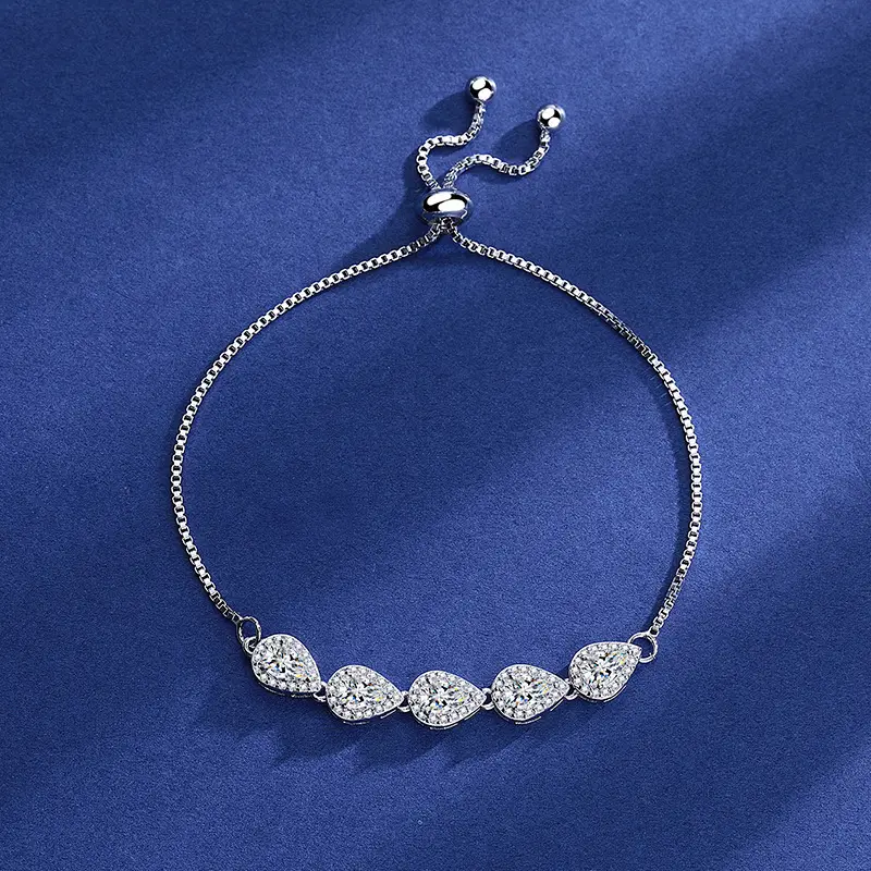 Elegant 2 Karat Princess Square Bracelet for Women - Image 10