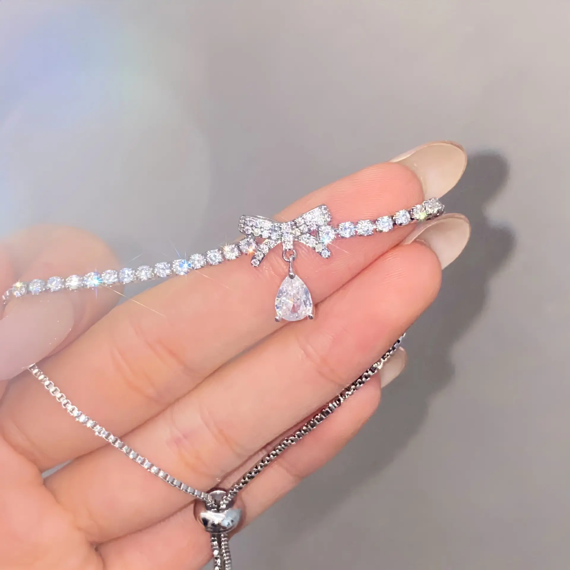Elegant 2 Karat Princess Square Bracelet for Women - Image 84