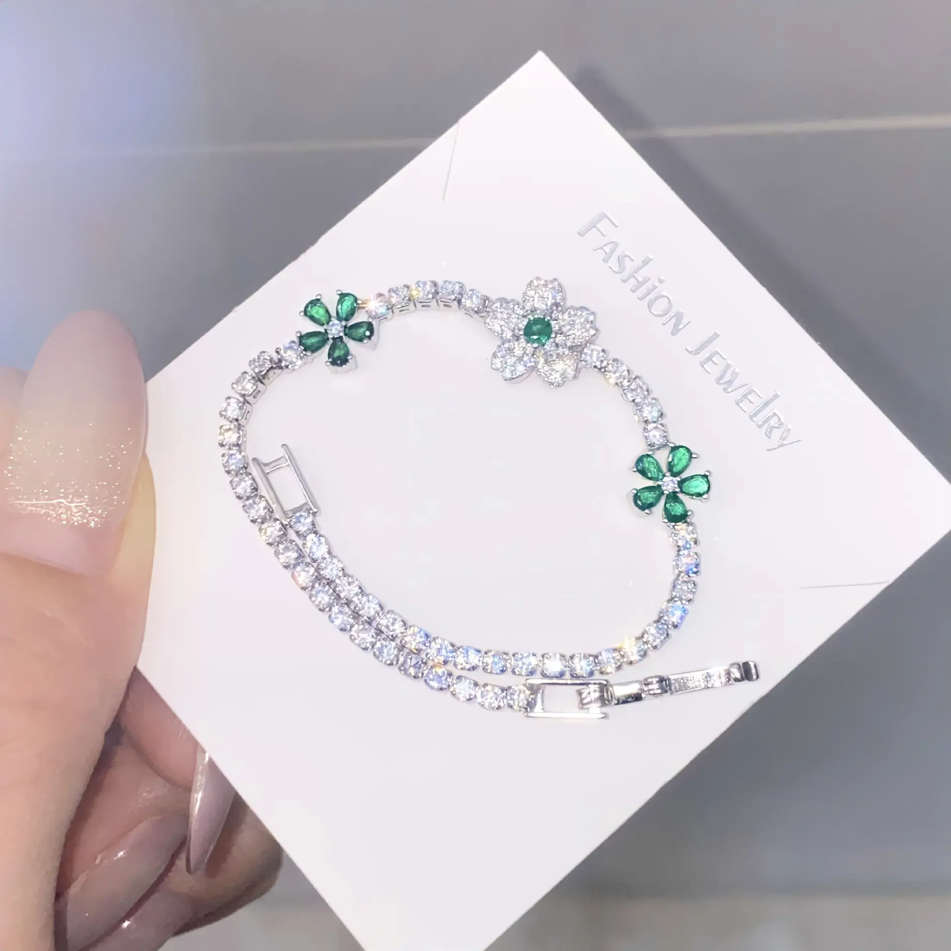 Elegant 2 Karat Princess Square Bracelet for Women - Image 86