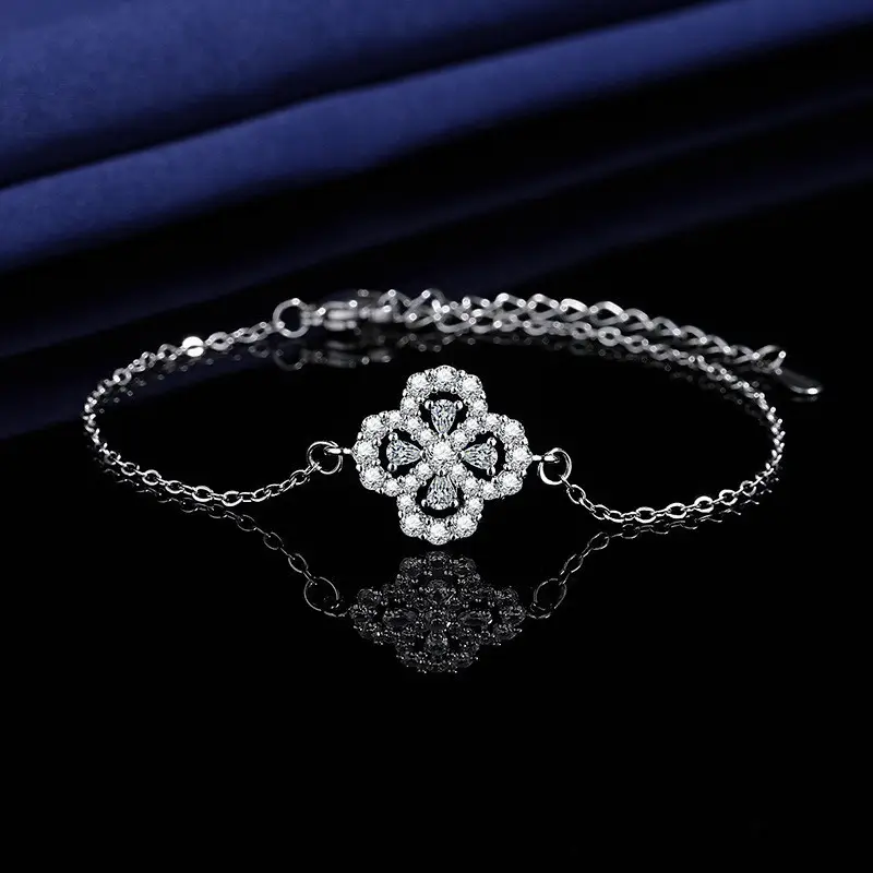 Elegant 2 Karat Princess Square Bracelet for Women - Image 87