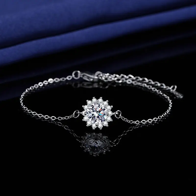 Elegant 2 Karat Princess Square Bracelet for Women - Image 95
