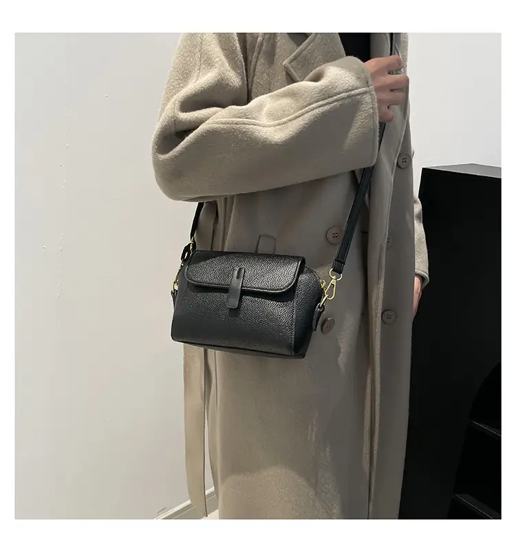 Textured Women's Black Crossbody Bag 2024 — feature 16