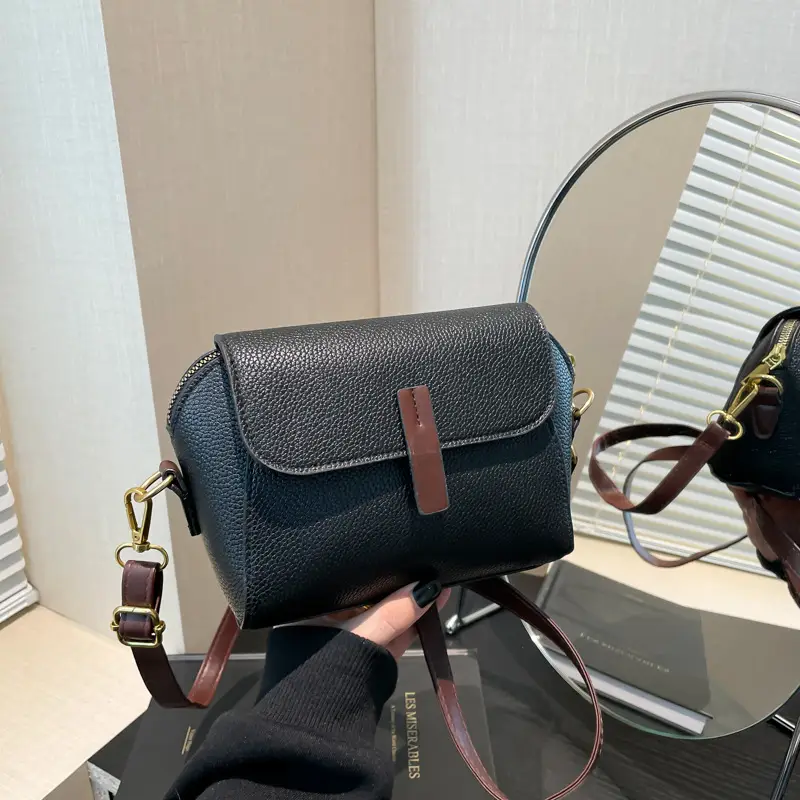 Textured Women's Black Crossbody Bag 2024 - Image 4