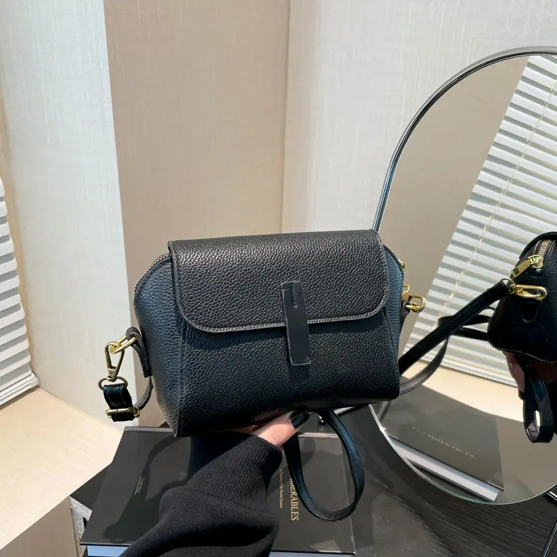 Textured Women's Black Crossbody Bag 2024 - Image 5