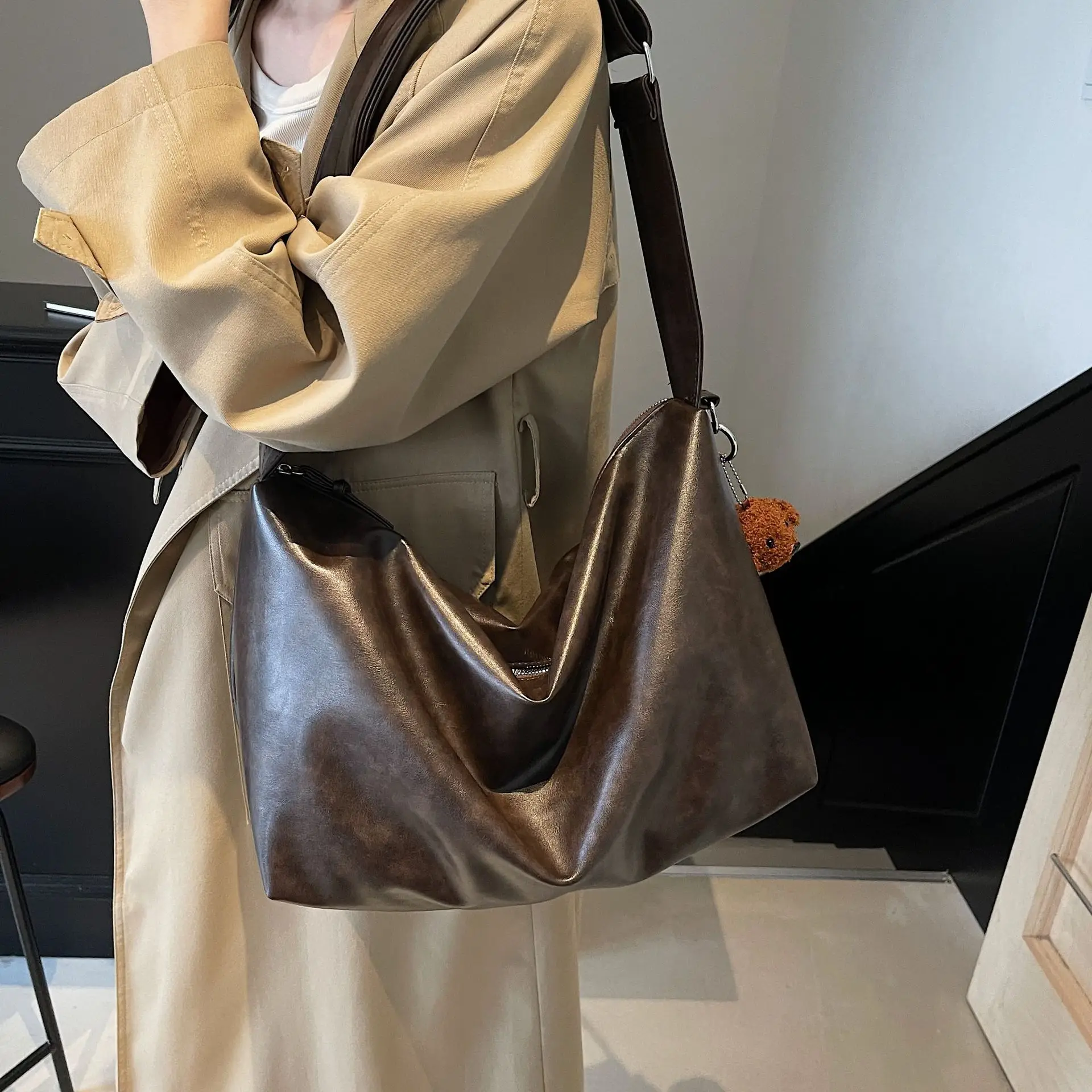 Women's Large Capacity Brown Leather Shoulder Bag 2024 - Image 6