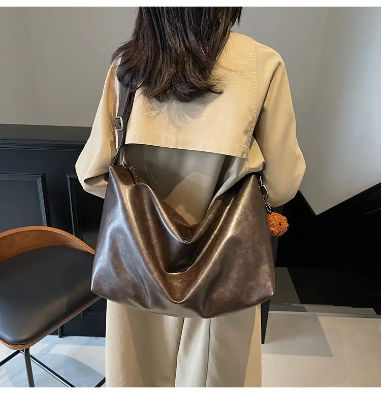 Women's Large Capacity Brown Leather Shoulder Bag 2024 — feature 18