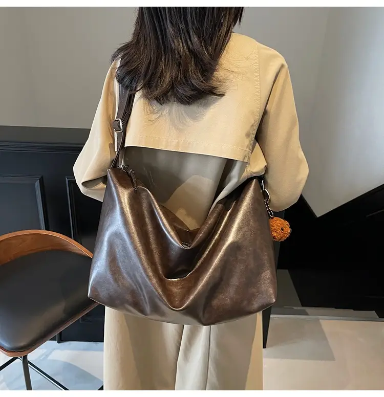 Women's Large Capacity Brown Leather Shoulder Bag 2024 — feature 19