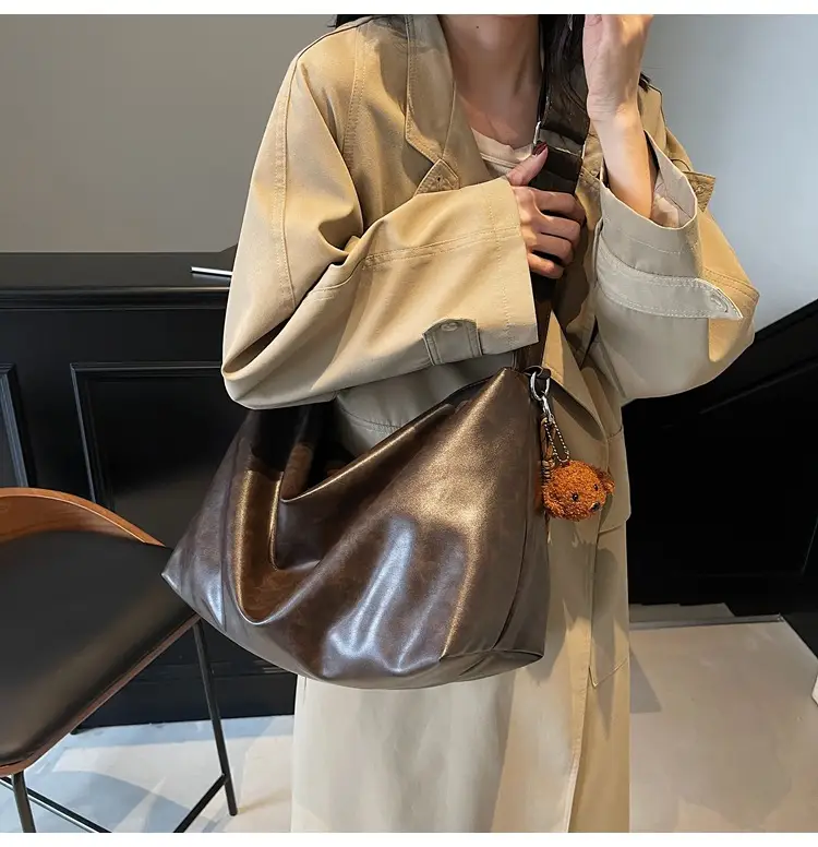 Women's Large Capacity Brown Leather Shoulder Bag 2024 — feature 21