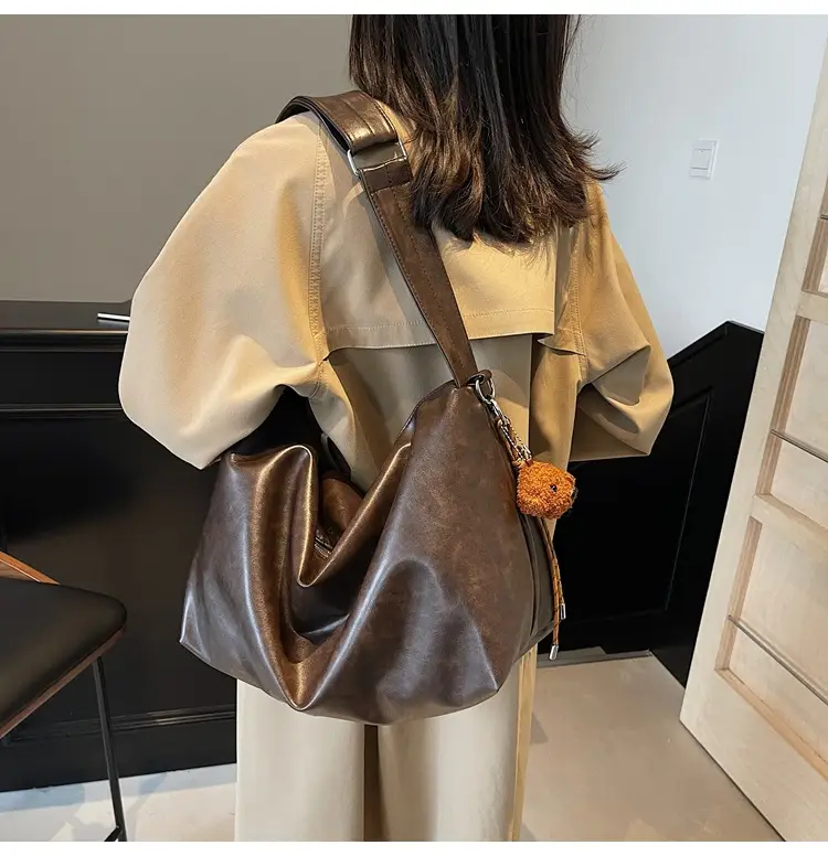 Women's Large Capacity Brown Leather Shoulder Bag 2024 — feature 23