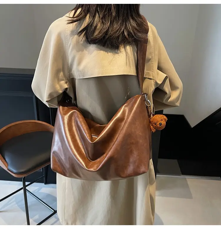 Women's Large Capacity Brown Leather Shoulder Bag 2024 — feature 24