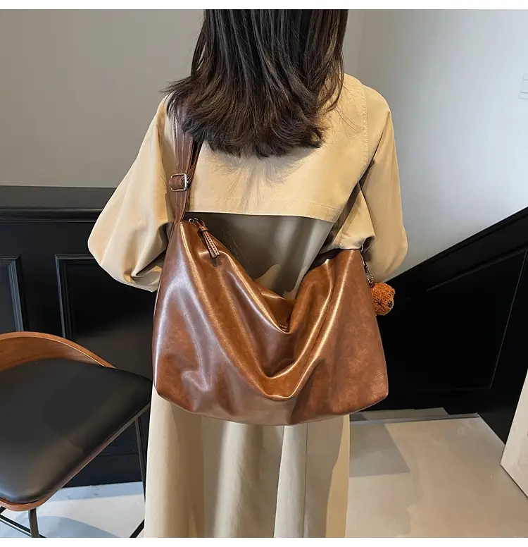 Women's Large Capacity Brown Leather Shoulder Bag 2024 — feature 26