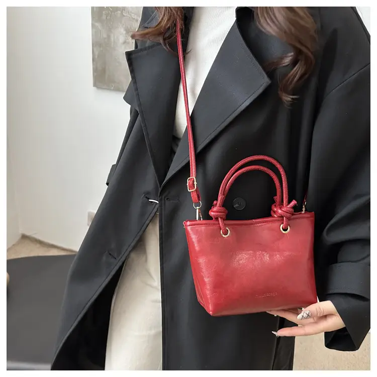 2024 Winter Casual Handbags Red Brown Black Brown — feature 11
