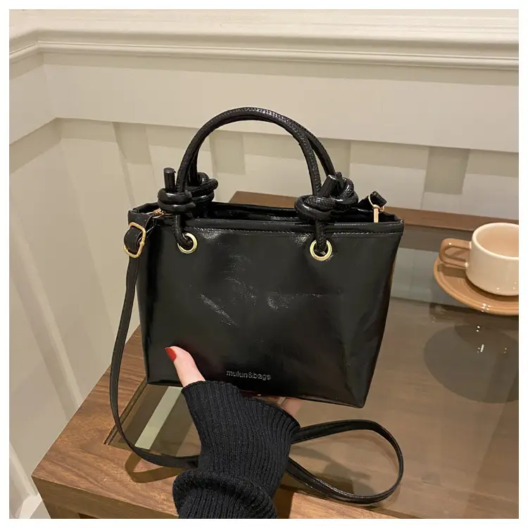 2024 Winter Casual Handbags Red Brown Black Brown — feature 24
