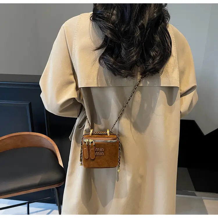 2026 Winter Retro Crossbody Bag for Men — feature 15