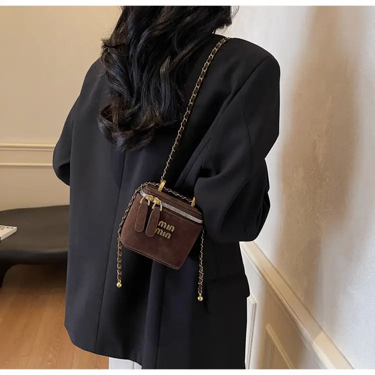 2026 Winter Retro Crossbody Bag for Men — feature 20