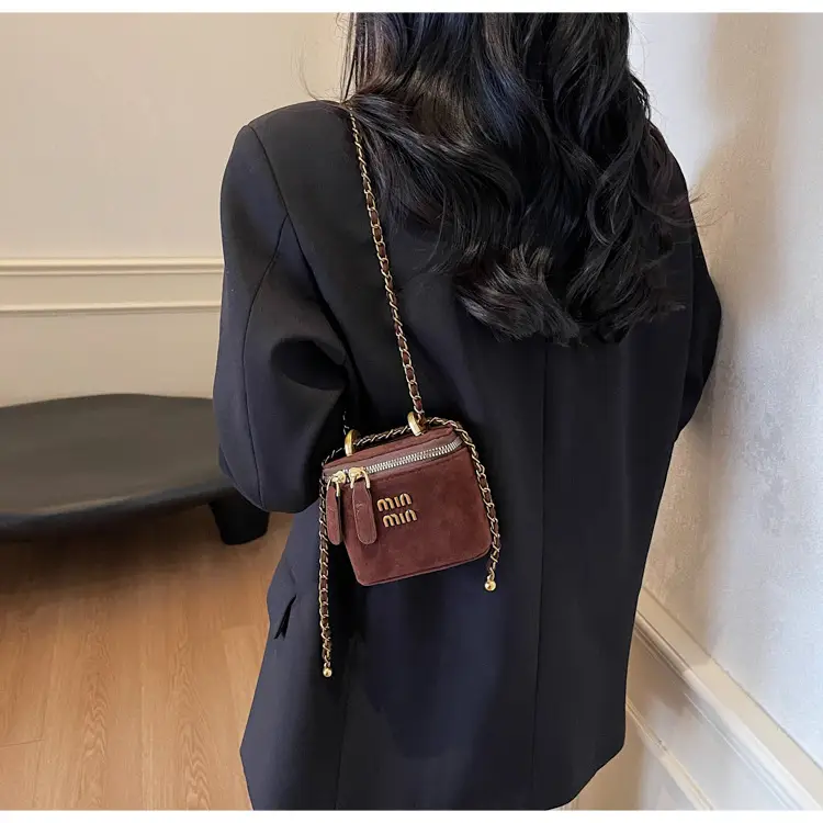 2026 Winter Retro Crossbody Bag for Men — feature 21