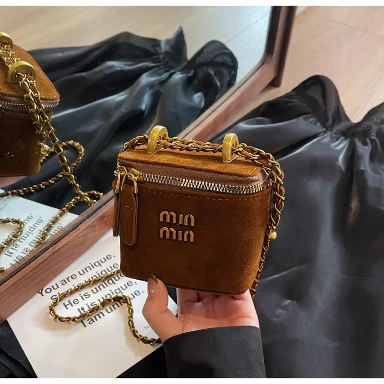 2026 Winter Retro Crossbody Bag for Men — feature 31