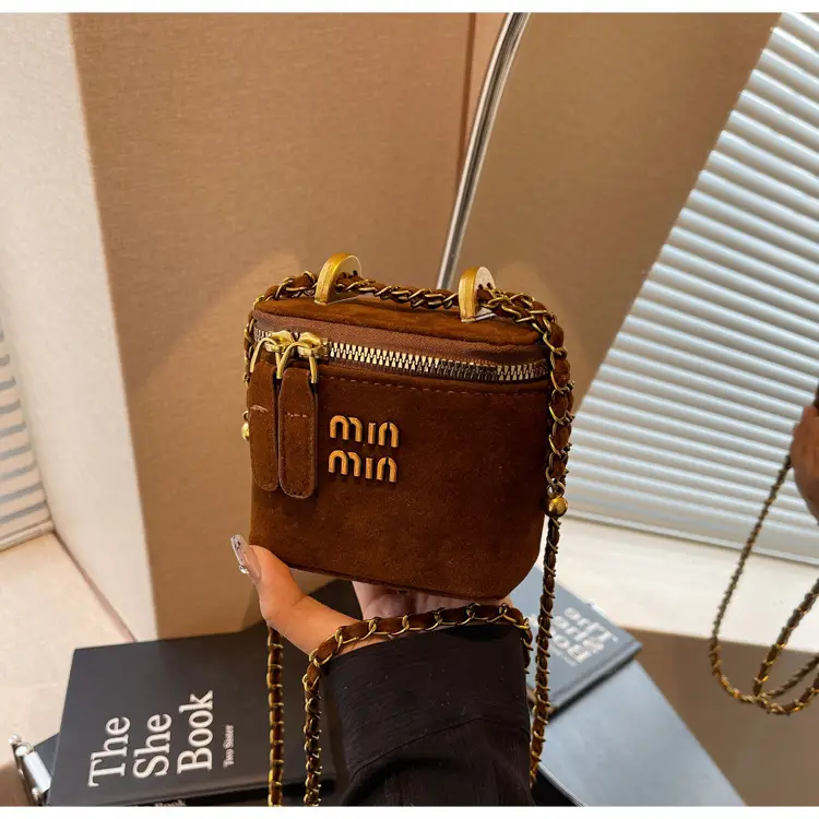 2026 Winter Retro Crossbody Bag for Men — feature 32