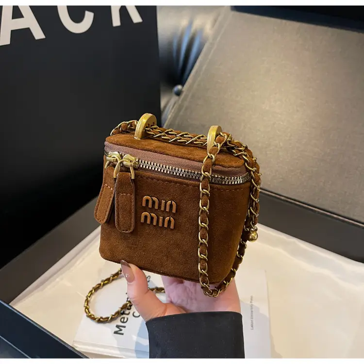 2026 Winter Retro Crossbody Bag for Men — feature 37