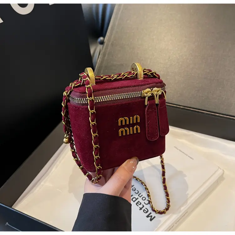 2026 Winter Retro Crossbody Bag for Men — feature 38