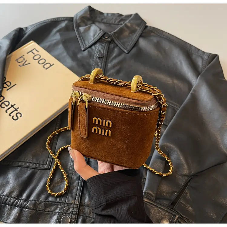 2026 Winter Retro Crossbody Bag for Men — feature 41