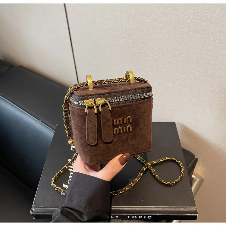 2026 Winter Retro Crossbody Bag for Men — feature 46