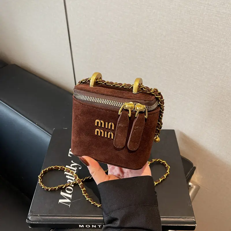 2026 Winter Retro Crossbody Bag for Men - Image 2