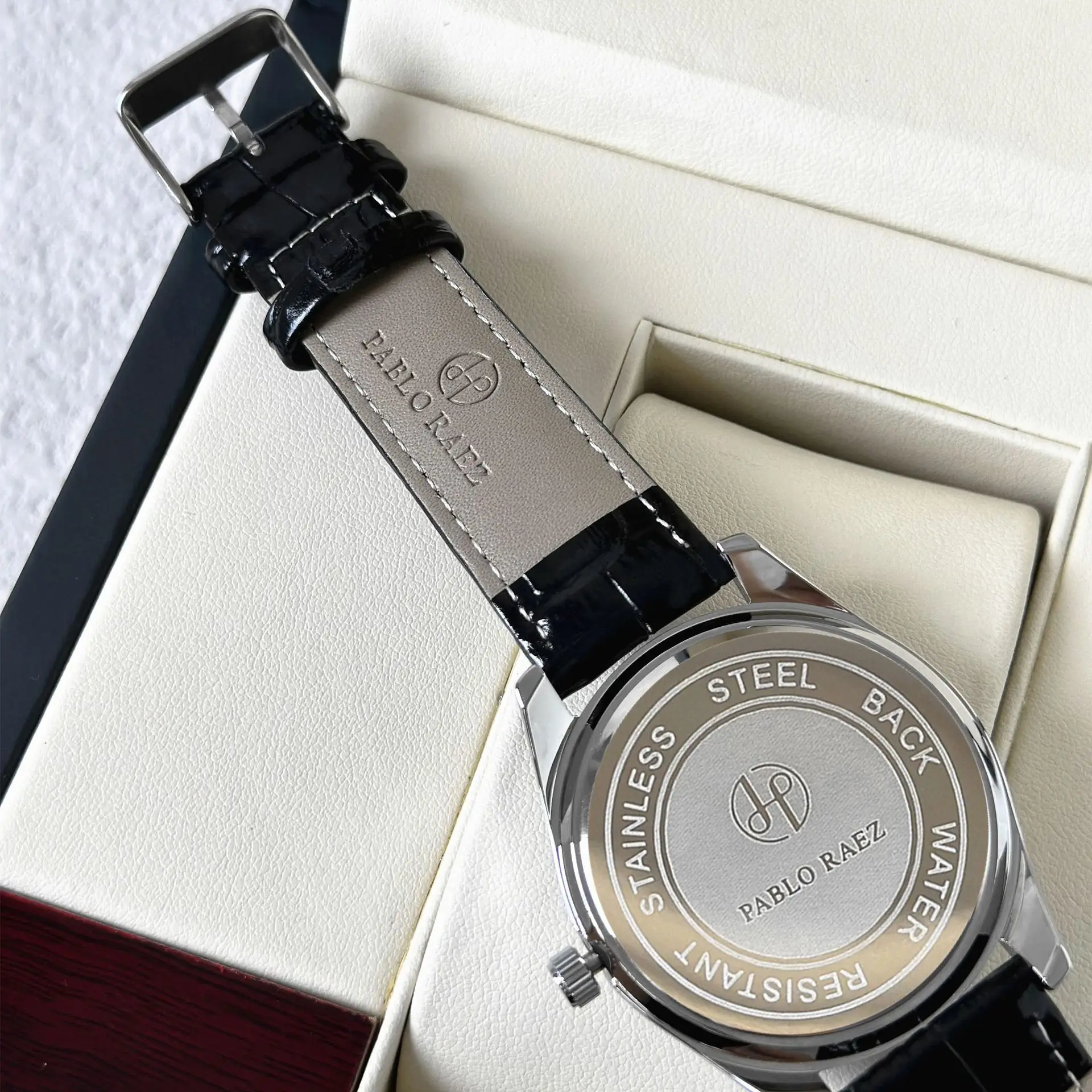 Men's Black Quartz Watch with Calendar & Waterproof Design - Image 6