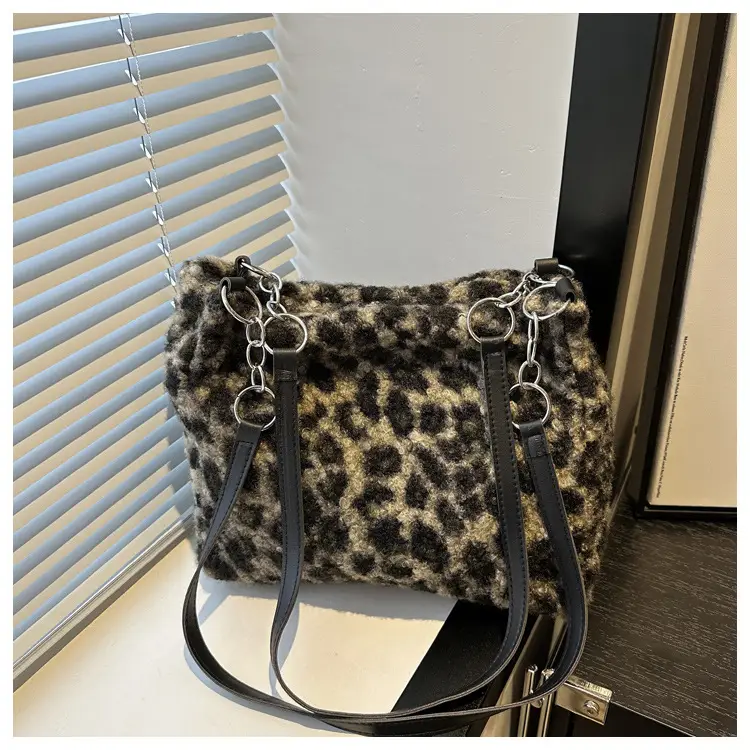 Mao Mao Plaid Leopard Print Shoulder Tote Bag — feature 21