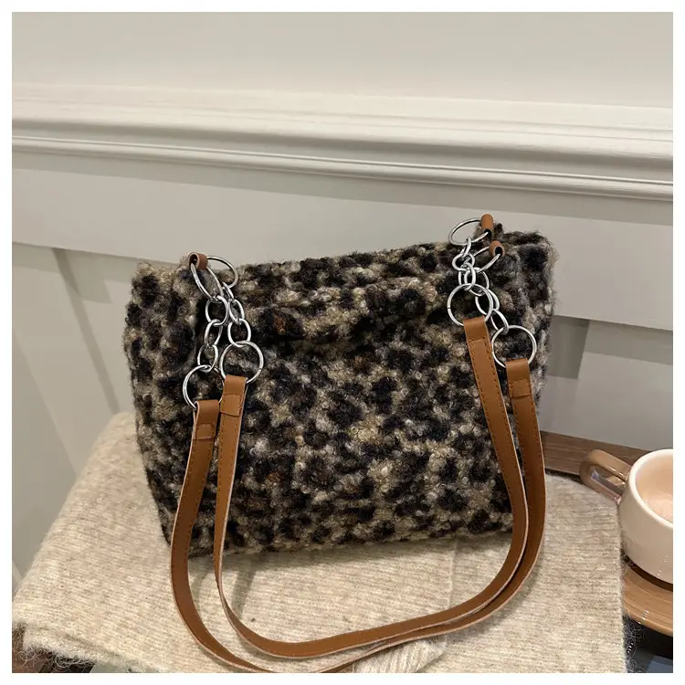 Mao Mao Plaid Leopard Print Shoulder Tote Bag — feature 24