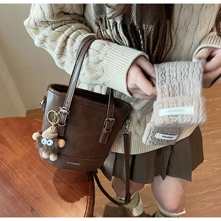 Vintage Textured Bucket Bag Women's Shoulder Crossbody 2024 — feature 18