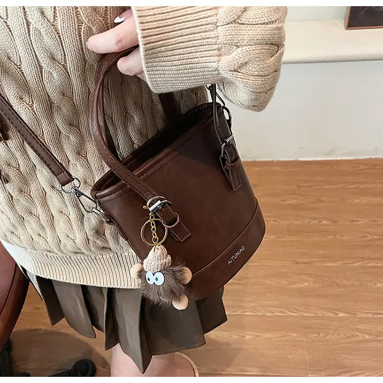Vintage Textured Bucket Bag Women's Shoulder Crossbody 2024 — feature 19