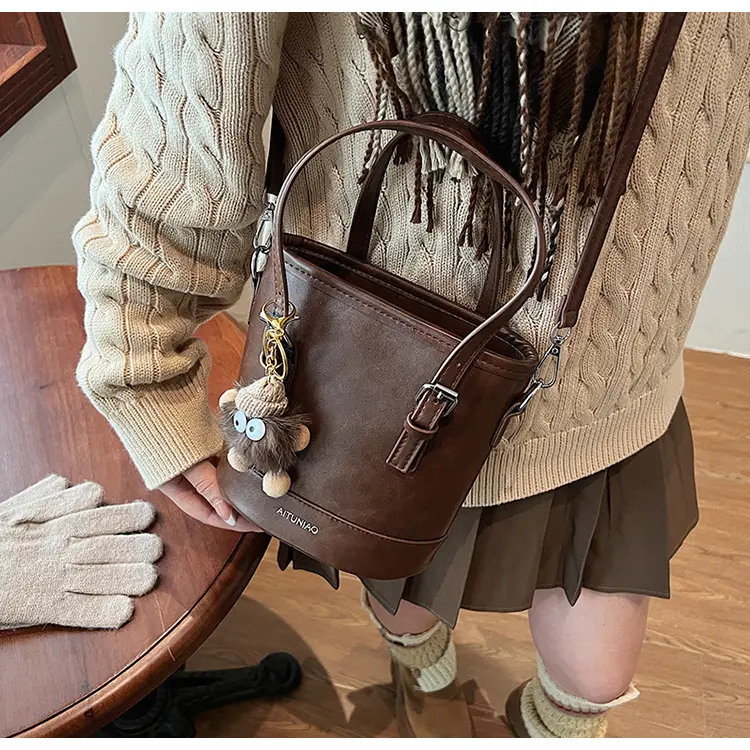 Vintage Textured Bucket Bag Women's Shoulder Crossbody 2024 — feature 20