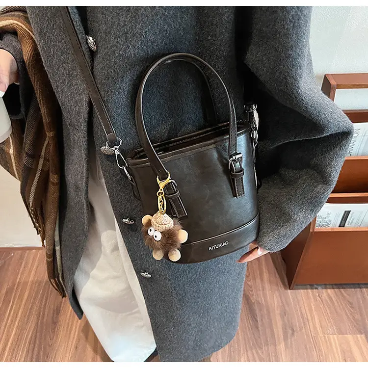 Vintage Textured Bucket Bag Women's Shoulder Crossbody 2024 — feature 25