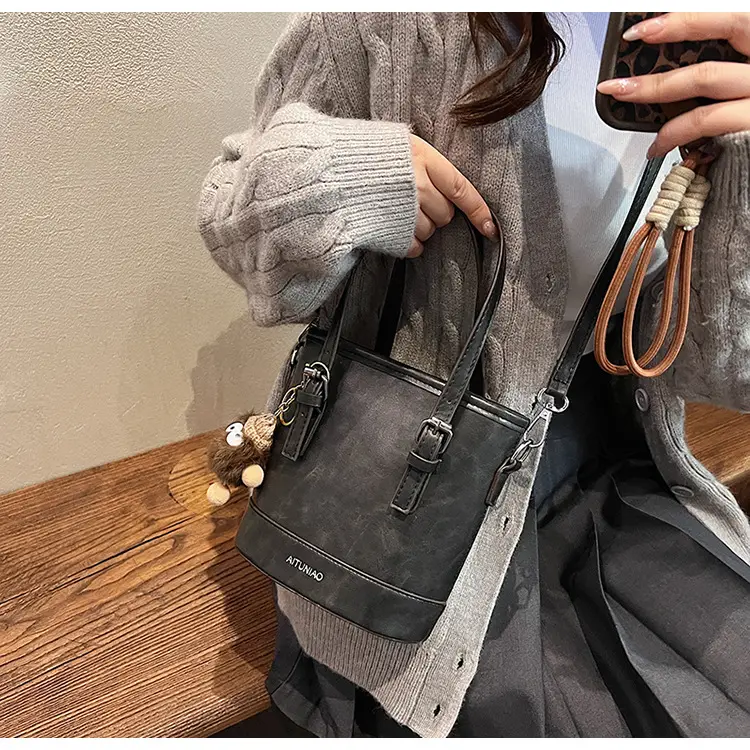 Vintage Textured Bucket Bag Women's Shoulder Crossbody 2024 — feature 32
