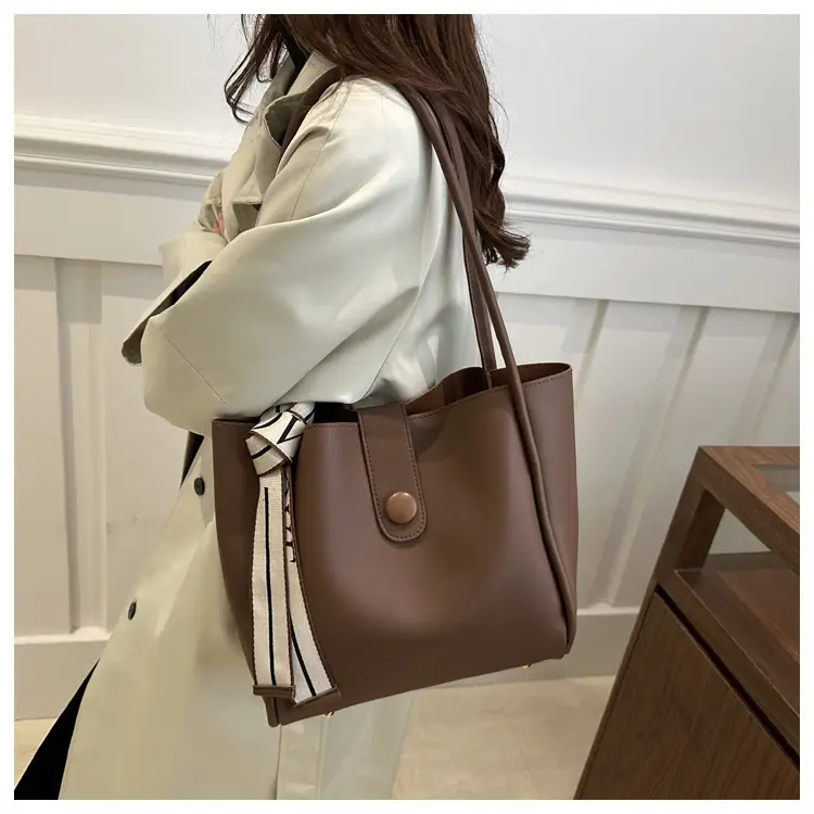 Winter Texturous Retro Women's Shoulder Tote Bag — feature 15
