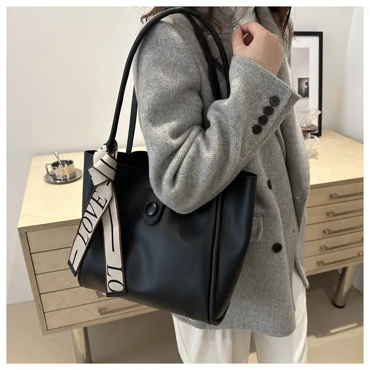 Winter Texturous Retro Women's Shoulder Tote Bag — feature 17