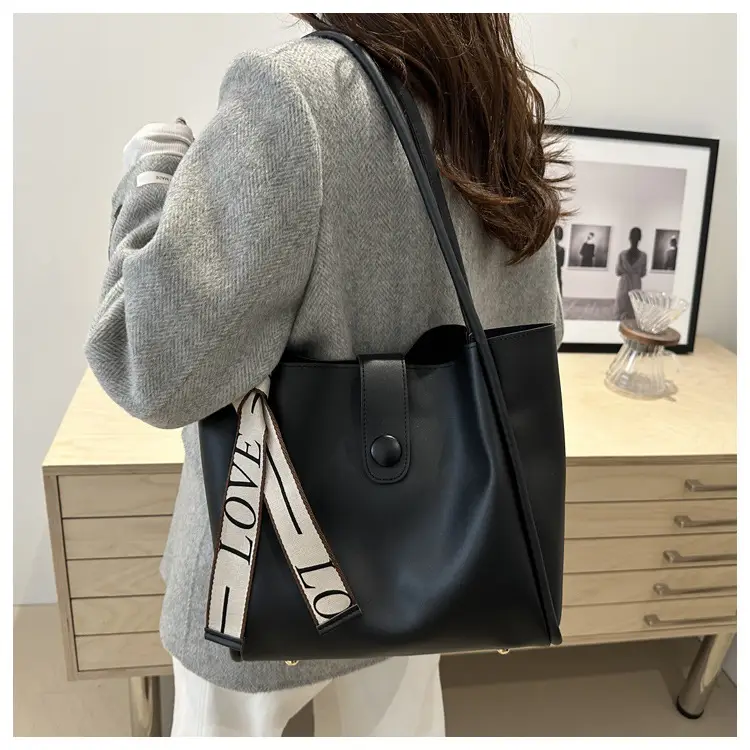 Winter Texturous Retro Women's Shoulder Tote Bag — feature 18
