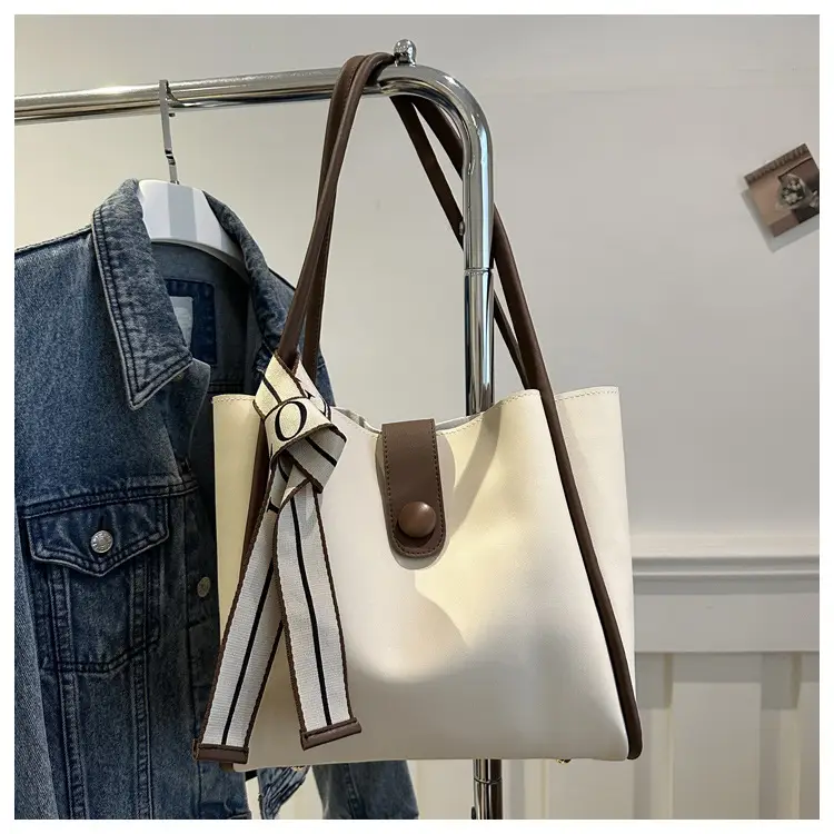 Winter Texturous Retro Women's Shoulder Tote Bag — feature 21