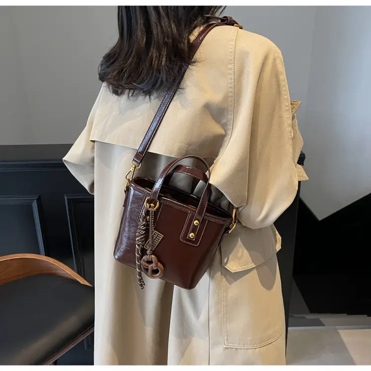 Black Leather Shoulder Bag for Women 2026 Autumn — feature 19
